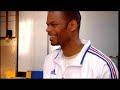 en dehors des terrains, jo�l est connu pour �tre quelqu'un de calme et de gentil. il puise cette sagesse dans la pratique de la religion. le film met en lumi�re le contraste entre sa foi et ses caract�ristiques de jeu en alliant puissance, d�termination t d�fense rugueuse.