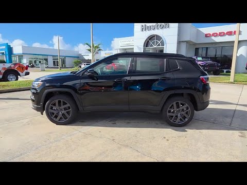 New 2026 Diamond Black Crystal Pearl-Coat Exterior Paint Jeep LATITUDE ALTITUDE 4X4 image 1