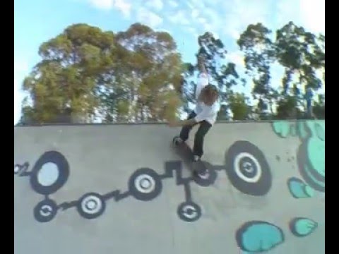 BMX BIKES TRICKS STUNTS CRASHES