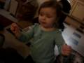 videos de Elisabeth cleaning up her car seat.