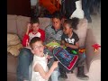 arriv� chez caro ou toute la famille se permet de noter et critiquer, en bien ou mal le repas ... fous rire garantie