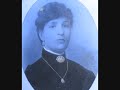 PARANORMAL : SQUINT YOUR EYES. Open your mind and see real GHOST in this 1870s portrait. PARANORMAL : SQUINT YOUR EYES. Open your mind and see real GHOST in this 1870s portrait.