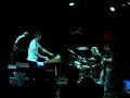 box live at fylkingen, stockholm 13.06.07

box:
raoul bj�rkenheim - guitar 
[scorch trio, krakatau, edward vesala]

trevor dunn - bass
[mr.bungle, fant�mas, john zorn's moonchild]

st�le storl�kken - keyboards/electronics
[supersilent, humcrush, terje rypdal]

morgan �gren - drums
[mats morgan, frank zappa, frederik thordendal]

more:
www.myspace.com/boxmusicproject
www.runegrammofon.com