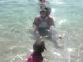 Maxi-Sophie y papi Leys en la playa