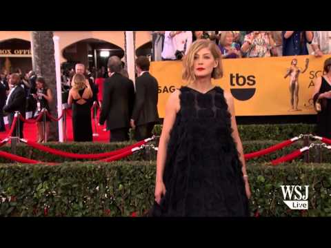 Red Carpet - A roundup of what stars are wearing on the red carpet at the Screen Actors Guild Awards in Los Angeles. Video: AP Subscribe to the WSJ channel here: http://bit.ly/14Q81Xy Visit the WSJ channel...