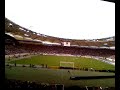 Michi rastet total beim Anfeuern im Stadion aus!