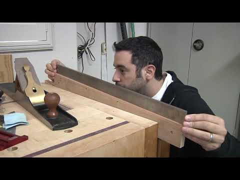 Jig - http://thewoodwhisperer.com The secret to making perfect dados with your router! For a PDF and SketchUp plan of this project, head to http://thewoodwhisperer...