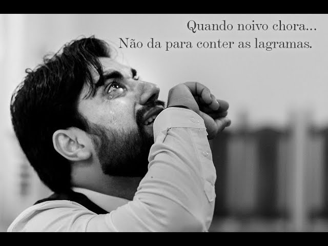 Fotos da entrada dos noivos emocionante.'