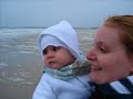 carlilou au portel, 62 area...
d�couvrant la mer, les moules, les wippets et... le ciel �tonamment gris ce jour ci ! ... 
pup' aux nordistes !
bande son mei tei sho