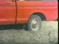 Ford F-100 remolcando vagones