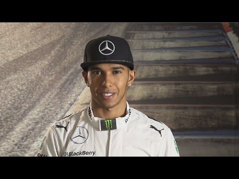Shanghai: On Board with Lewis Hamilton in the F1 Simulator!