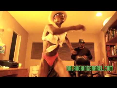Oh Hell Nawl: Comedian Tommy Davidson Twerking In A Speedo!, Old School New Fools