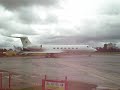 Gulfstream G550 Makes a 180 at Oxford Airport.