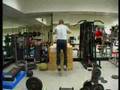Igor Larionov in the gym - Игорь Ларионов тренируется в зале