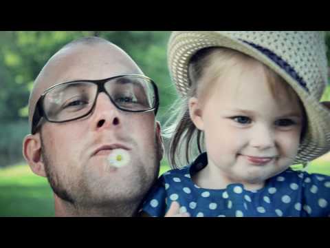 Mikaelsson - En värld utan hat - Fredrik Mikaelsson. Producerad av Rocksteady Fred för projektet