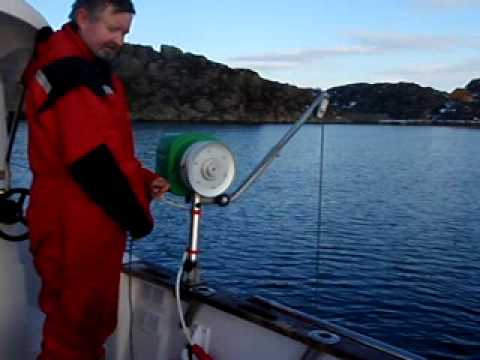 kraftblokk - Sport Fisherman's dream. Electrical hauler with lifting capacity 0 - 100 kg. 12V, 180W. Weight only 10 kg. A sport fisherman's dream. Lift Your fishing traps...
