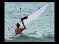 http://illajsa-mixtli.blogspot.com/2008/06/kayak-con-vela-latina-auxiliar-usando.html




con vela latina tradicional........muy interesante por su historia, y detalles de manejo, demasiado complicado para un kayak, y peligrosa si se vuelca no se puede hacer esquimotage, pero la mar de entretenida. se monta y desmonta mas o menos en 5 minutos, los materiales son de fortuna, trozos de tubo de aluminio, palo de limpia piscinas, pinzas de pl�stico, cortina de nailon de ba�o, etc...si no hay viento, ideal como sombra en verano como se ve en el v�deo.
 

illajsa
