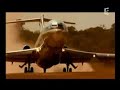 boeing/727 200 decolando em pista de terra 