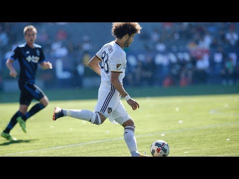 Video: SHOT! Joao Pedro shoots just high after a great Giovani dos Santos corner kick