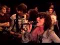Long-Blondes-perform