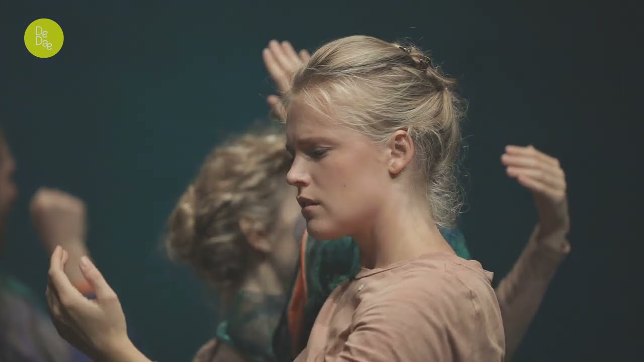 Ik val niet, ik dans – DeDae