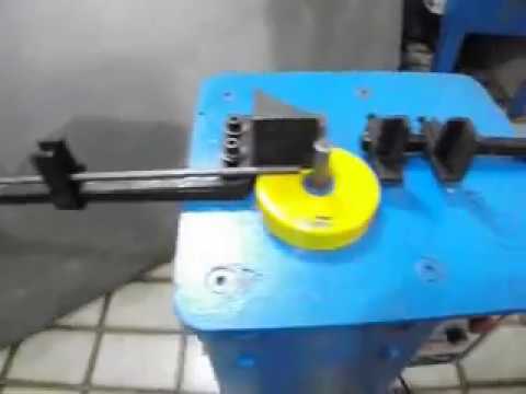 Dobradeira de estribos semi-automática modelo D12RA-Peçaforte