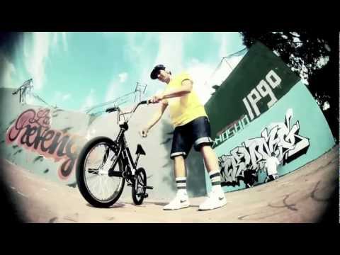 WRUNG x VIKI GOMEZ x SEXO ...