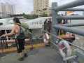 Anlegemanöver Expressfähre in Bangkok bei Hochwasser
