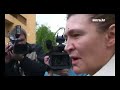 Ivo i Mirjana Pukani? ispred bolnice u Vrap?u