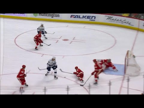 Video: Nielsen bails out Mrazek with spectacular block