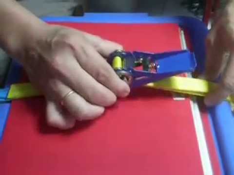 how to fasten ratchet straps