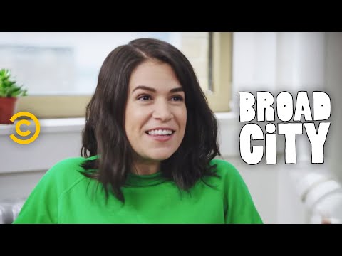 Exclusive - Behind Broad City - Sliding Doors