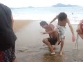 herido en la playa herido en la playa
