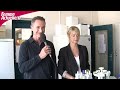 les deux com�diens ont accept� de devenir parrains de la fondation pour la recherche m�dicale (frm) et ainsi de pr�ter leur image et leur notori�t� � une cause qui leur est ch�re. ils se sont rendus mardi dernier � l'h�pital necker � paris pour visiter un laboratoire de recherche b�n�ficiant d'un financement de la frm. la fondation pour la recherche m�dicale sert � financer le travail de chercheurs sur toutes les maladies et pathologies : cancers, maladies cardio-vasculaires, r�nales, respiratoires... le financement de la frm provient exclusivement de dons. c'est pourquoi la fondation organise ce week-end une grande campagne d'informations et de sensibilisation � la recherche m�dicale aupr�s du grand public. a paris et � lyon, des concerts gratuits seront organis�s et les spectateurs pourront �galement y rencontrer des chercheurs.