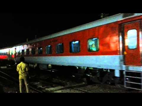 how to reach ujjain by train