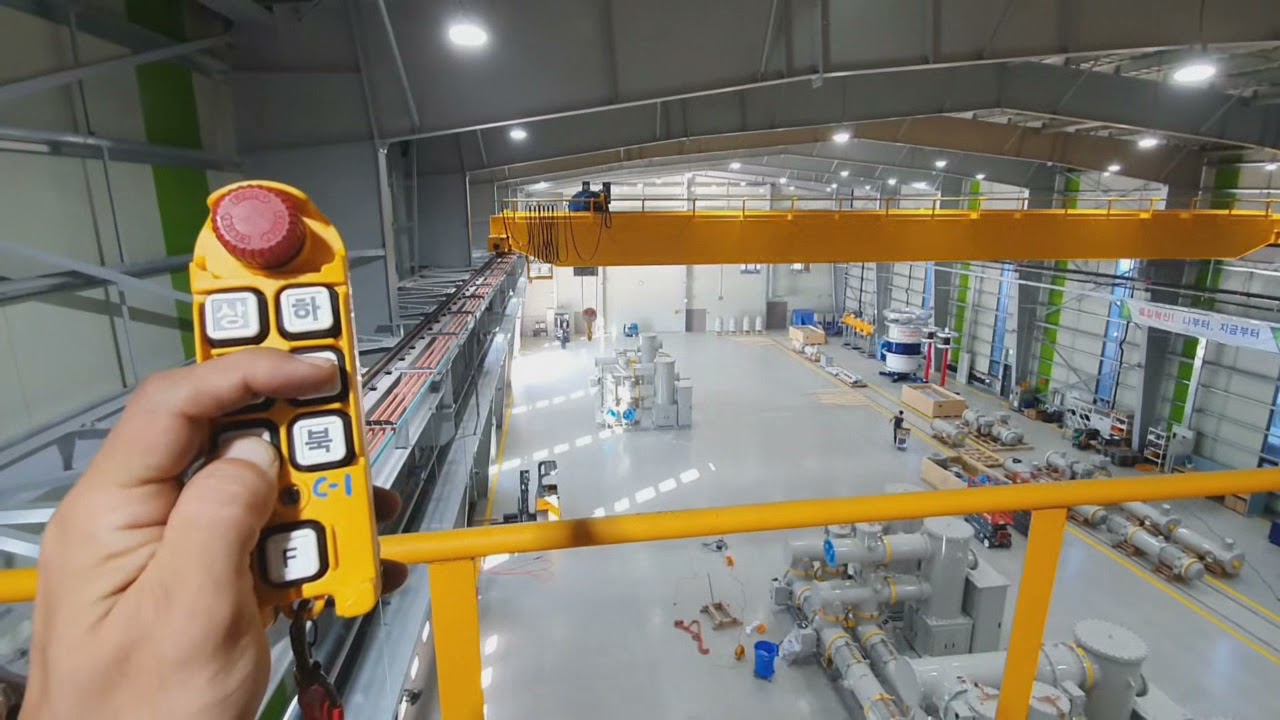 15TON Overhead Crane operation by wireless remote controller (Can be one-hand control)