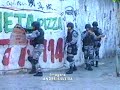 caveirão derruba o muro no complexo do alemão!!!