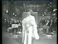 mina canta bruno canfora. 1968
signature song for her comeback to the  tv shows in the sixties.