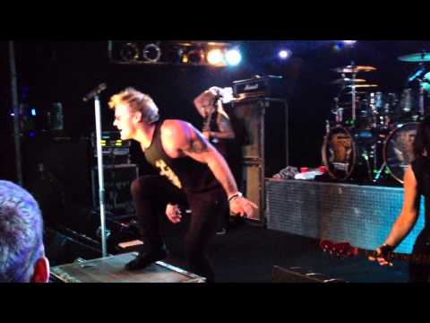 fozzy - Fozzy, featuring Chris Jericho, performing