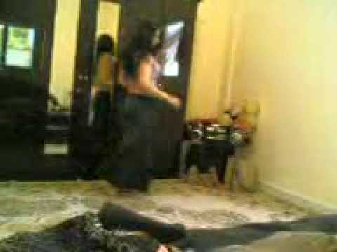 ألدلوعه - Busty Arab Woman Shaking ....