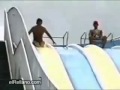 o incrivel truque de um japones num escorrega...
