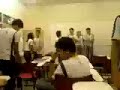 Cantando parabéns na sala xD