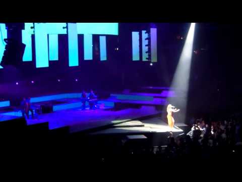 Hate That I Love You Live in Washington DC ( Verizon Center )