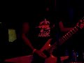 remarque//l'inscription du tee shirt du guitariste est : anarchy...
ce lieu a connu l'epoque de la guerre du vietnam...ici les recrues americaines vouees au casse pipe venaient passer une derniere nuit en compagnie d'une belle de nuit avant de s'envoler vers leurs destins.
ce lieu fut de nombreuses annees le quartier general de mes aventures libertines...tres nombreux souvenirs...visages multiples...lieu culte....ici,aux heures tardives ont peut danser sur des musiques anciennes, santana, platters etc...les musiciens sont valables et les chanteurs se defendent bien.