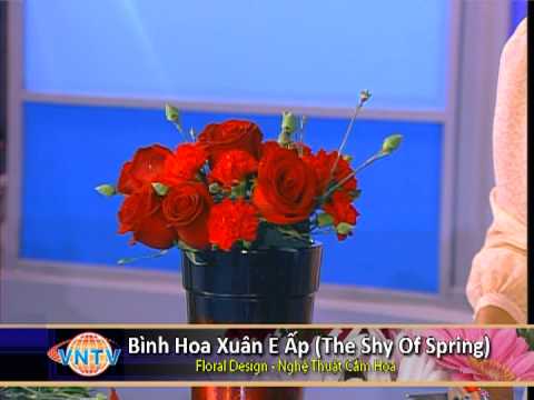 Floral Design: Bình Hoa Xuân E Ấp (The Shy Of Spring)