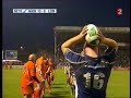 Denis Hickie scores in Agen