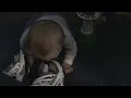 bebe a peur de son pet 
