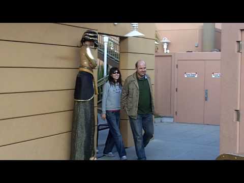 People getting scared at Universal Studios (HD)