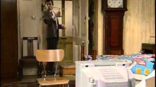 Mr Bean - Mr Bean goes to town 1991 clip1