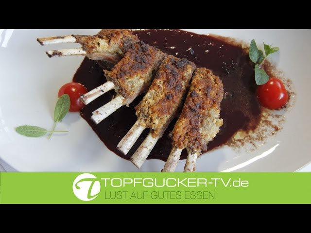 Hirschkarree mit Walnuss - Chilikruste in Rotwein - Cranberry - Sauce Hirschkarree mit Walnuss - Chilikruste in Rotwein - Cranberry - Sauce